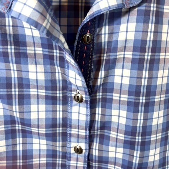 Kuhl women’s blue plaid button up shirt with stretch fabric sides size small - Picture 6 of 10